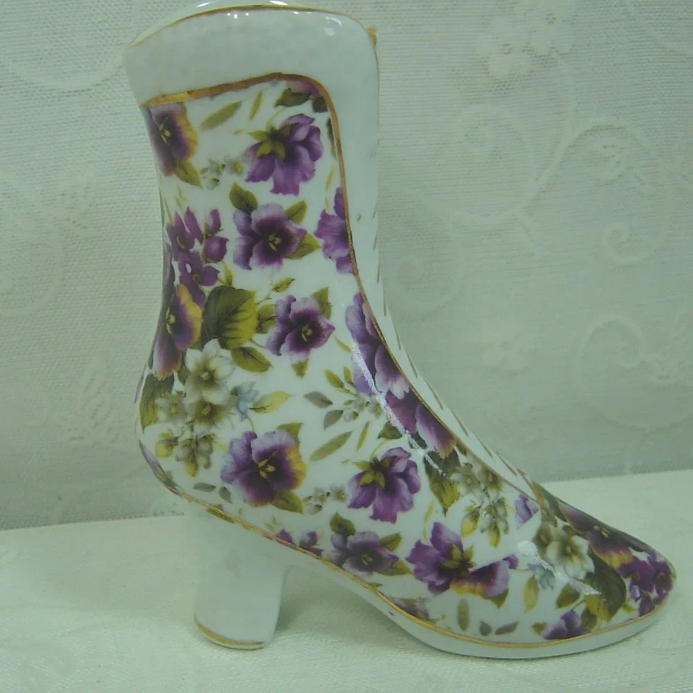 Porcelain high heel shoe vase with violets--6